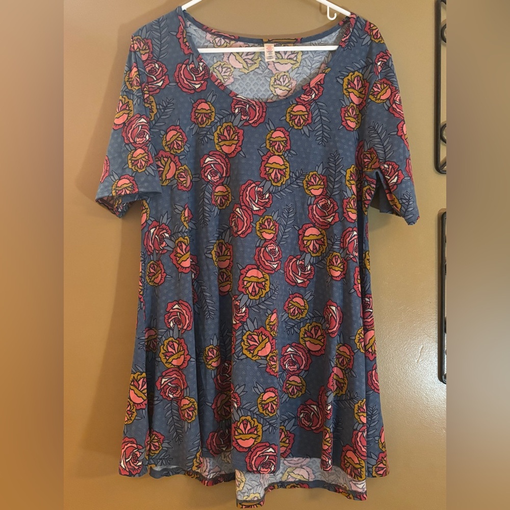 Lularoe Perfect Tee Floral Patterned Blue Women's Top EUC Size Large